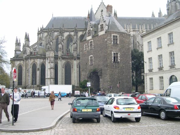  la porte Saint Pierre